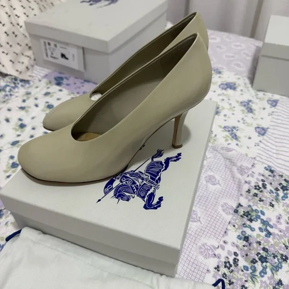 Burberry Classic Sage Green Heels